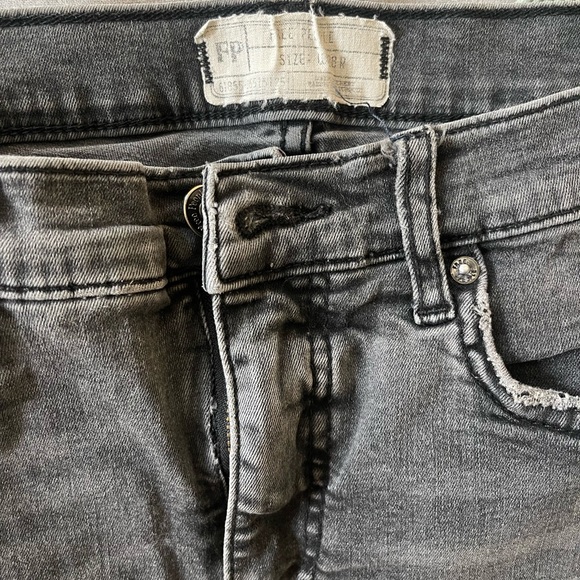 Free People Ripped Knees Skinny Jeans - Picture 3 of 7